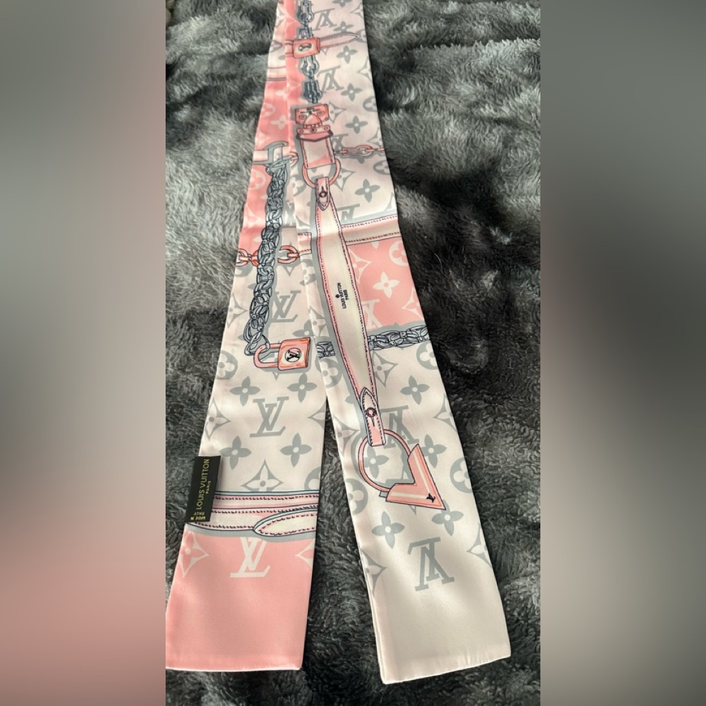 Louis Vuitton Pink and Gray Monogram Scarf NWOT